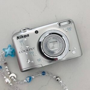 Nikon Coolpix A10 compact digital camera. This little digicam is a gorgeous silver color. It’s super easy to use & so perfect for achieving that y2k look! ✧:･.:☽˚